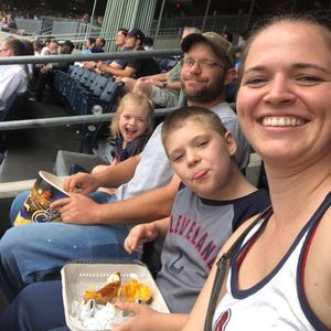 Meet your Posher, Lisa